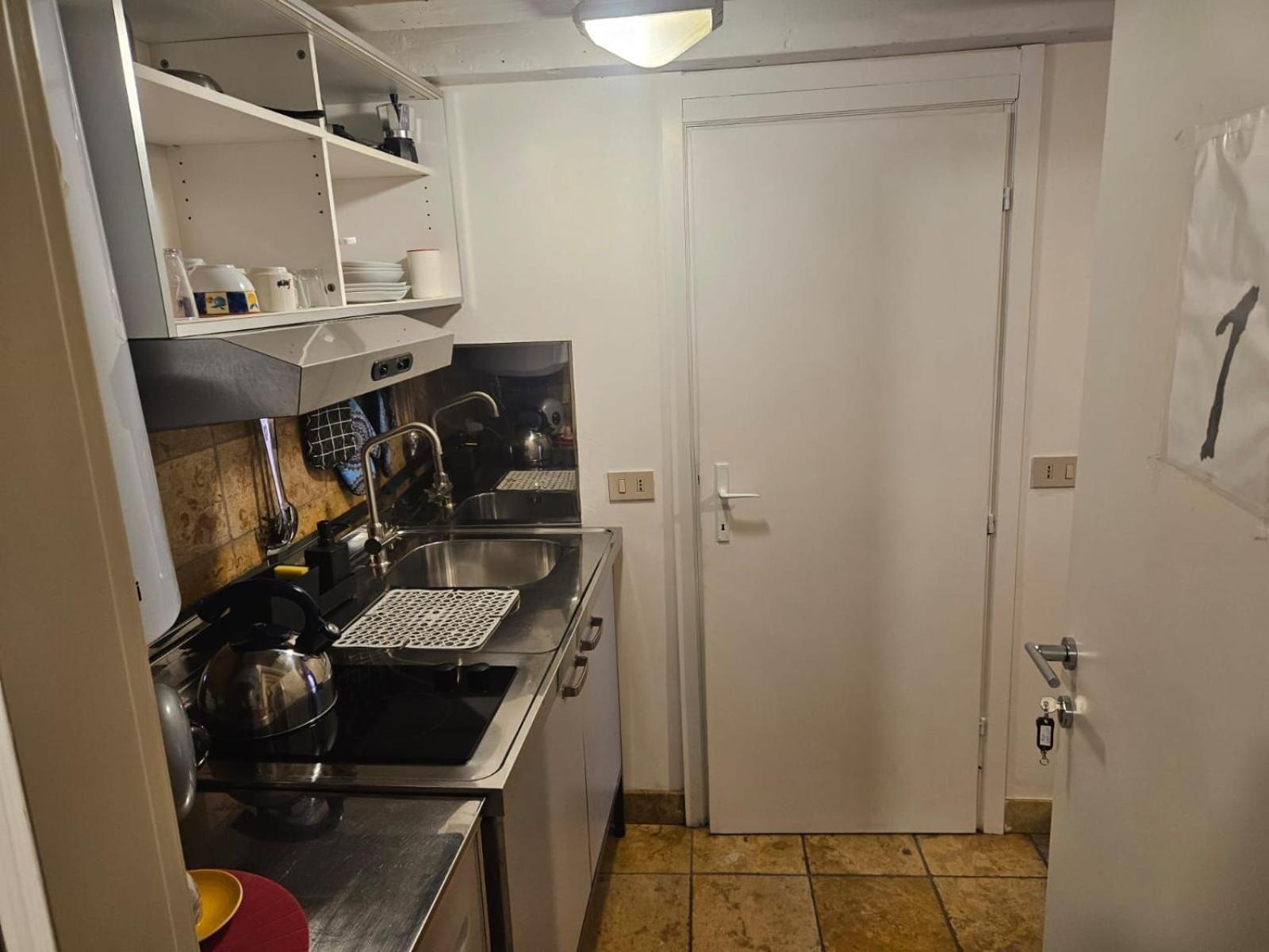 Lovely Apartment 207042-Loc-03236 Venice Luaran gambar